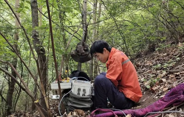攻坚表率・身边榜样・李强：扎根基层一线 绽放青春芳华.jpg